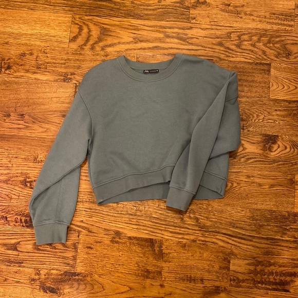 Zara Tops - ZARA sweatshirt
